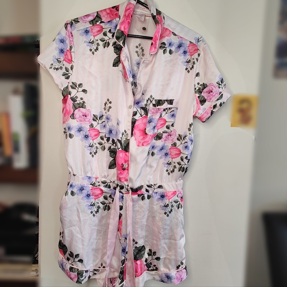 Victoria's Secret floral print PJ romper sleepwear size US medium